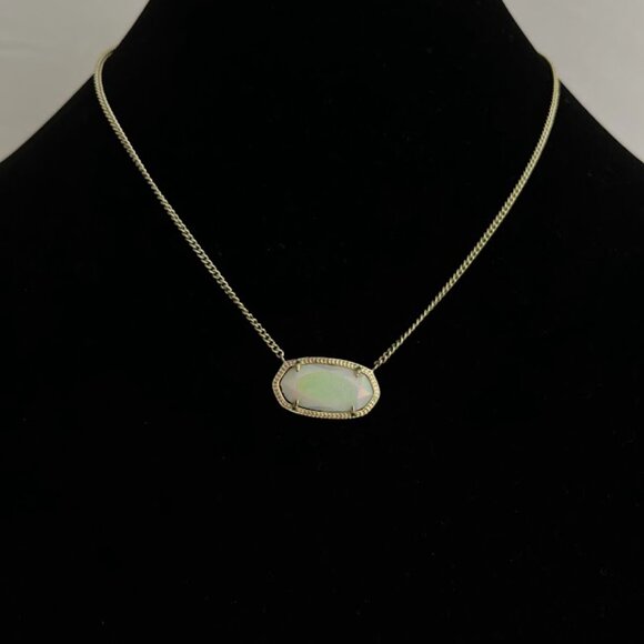 Kendra Scott Dylan Necklace in White Iridescent - Picture 2 of 5